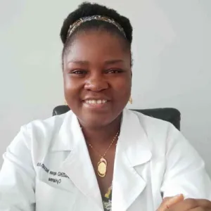 Dr. Cyrianne MBOUZEKO : Chirurgien-dentiste