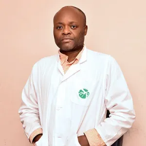 Dr. Armand FOMO : Gynécologue-obstétricien